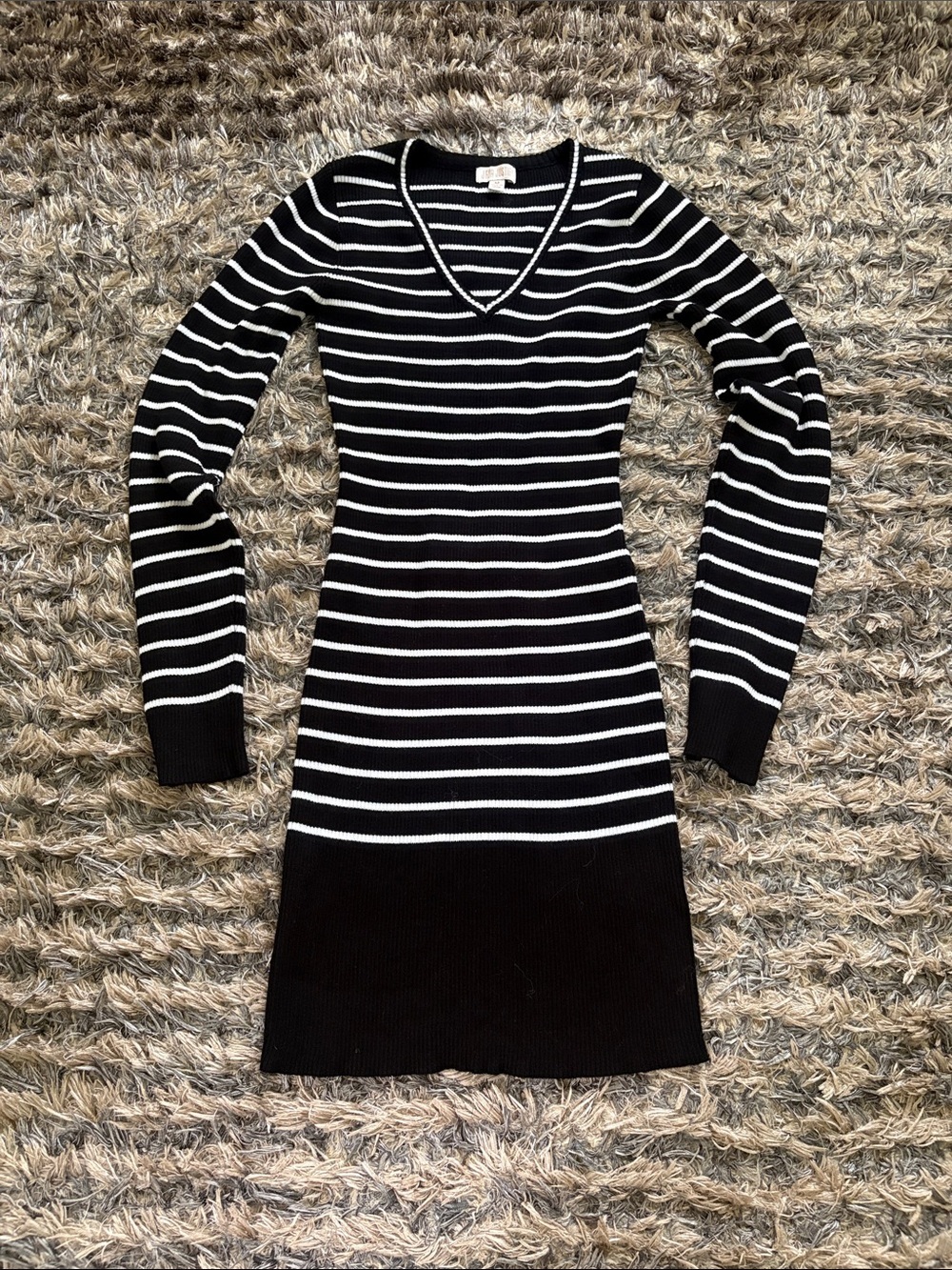 New! Classic Black and White Striped V-Neck Long Sleeve Dress Size M